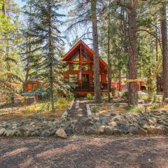 Peaceful Pinetop-Lakeside Cabin with 4 Decks!