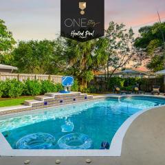 Poolside Paradise - Stylish Modern Villa