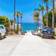 La Jolla Townhouse steps away from Windansea beach