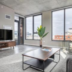 W Loop 2BR w Gym Pool nr Fulton Mkt CHI-254