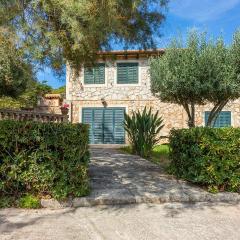 Beautiful Home In Sineu With Wifi, Private Swimming Pool And Outdoor Swimming Pool