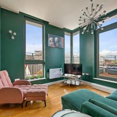 Luxury 2 Bedroom Penthouse In Chertsey