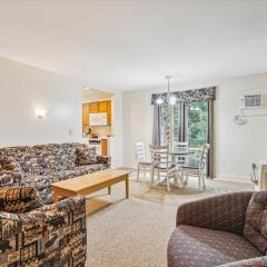 Cedarbrook Deluxe Two Bedroom Suite with outdoor heated pool 10708