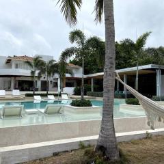 Villa en Barú con playa privada 6BR