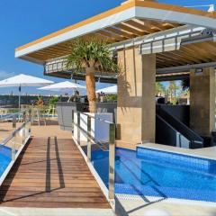 Lovely first floor apartment, heating pool !