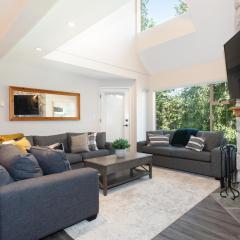 Gleneagle 14 - Family-Friendly, Near Golf, Free Shuttle, Parking - Whistler Platinum