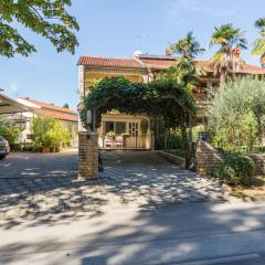 Apartments with parking space Porec - 2216