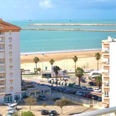 Frente al mar, preciosas vistas, piscinas , valdelagrana