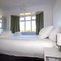 Cosy 3BR Retreat, Perfect Location Near Grantham, Free Parking