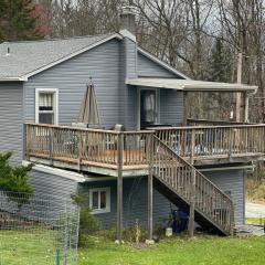 Quite Cozy Wooded Hideaway