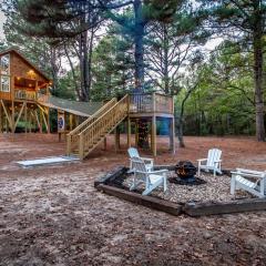 Romantic getaway in the treetops