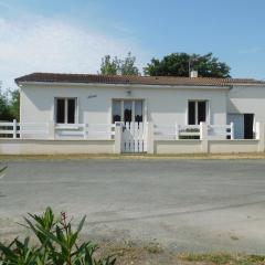 Spacieuse Maison, Veranda et Jardin, 700m de la Plage de La Faute-sur-Mer - FR-1-476-204