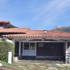 Casa Escarpas do lago