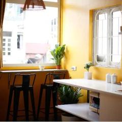 Large Window- Quiet- Old Quarter