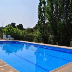 Casa rural El Salero Moratalla piscina y chimenea