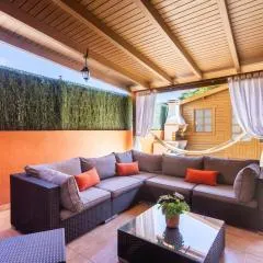 Home2Book Fantastic 160m2 Terrace Flat & BBQ