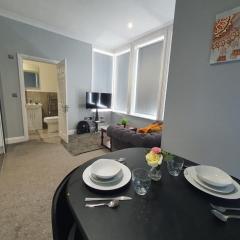 Beautiful Maidstone Gem - Sleeps 2