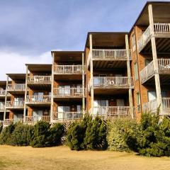 OCEANFRONT, 1 BR, Ocean Views, Community Pool and Beach Accesses, C204A, Surfside Paradise