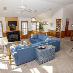Oceanside, Hot Tub, Close to beach, Community Pool, CP5, Easy Breezes