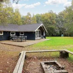 Four-Bedroom Holiday home in Væggerløse 8