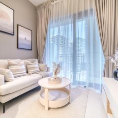 Special Deal Scenic 1BR Close to Burj Khalifa by Deluxe Holiday Homes