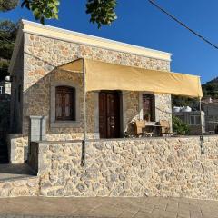 Panos Renos Studio, a cozy home by the beach!