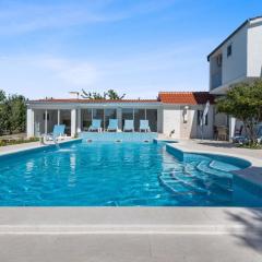 Villa Almas - Heated Pool, Sauna, Gym and Tennis Court