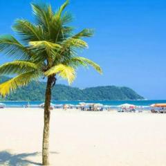 Kitnet Boqueirão lado da praia