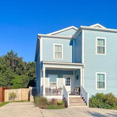 Charming home steps from the beach with enclosed yard and grill - dog-friendly