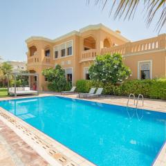 Maison Privee - Prvt Pool & Beach Access in Luxury Palm Jumeirah 6BR Villa