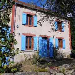 Property in Saint-Julien-La-Genête