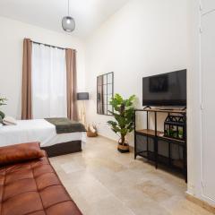 Central Studio Apartment