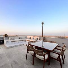 Beautiful Rooftop Retreat in Zayed