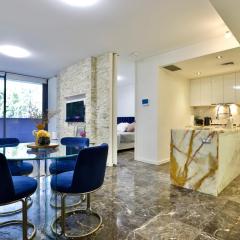 CBD Harbour Retreat - Lovely 2BR Home