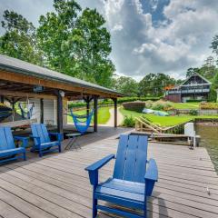 Luxe Lake Sinclair Living Private Dock and Beach!