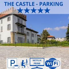 The castle - Parking - Self ck-in & access