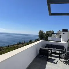 Sunny penthouse beach apartment with panoramic views