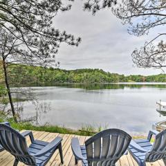 Quiet Retreat on Lake with Kayaks, Boats and Bikes!