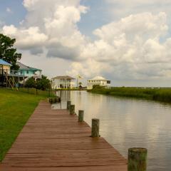 Waterfront Home with dock, sleeps 10