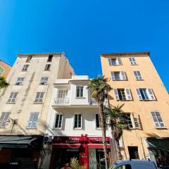 Les Suites R Bonaparte - Appartements de standing au cœur de la vieille ville piétonne