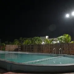 Apna Farmhouse - Private Villa with Pool & Play area - Near Fort -15 min to Ellora Caves