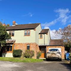 The Spacious & Luxury 'Grey Goose' Home, Bournemouth, Dorset