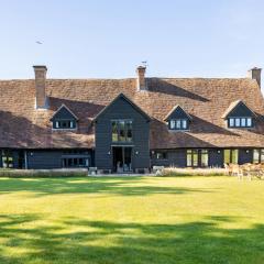 Period Luxury Converted Barn Windsor/Maidenhead - Perfect for family groups