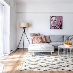 Bangalow Beach House - Ettalong, pet friendly, walk to beach,shops,cafes