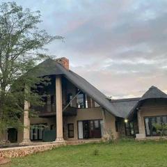 Zebula Golf and Wildlife Estate - Nights Sky Pax 16 - Moi Signature Luxury villa