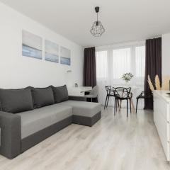 Warsaw Centre Saski Garden Apartment by Noclegi Renters
