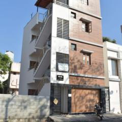 Cozy 2 bed room house with kitchen and wifi.