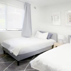 Holiday Chic Close to Beach & CBD