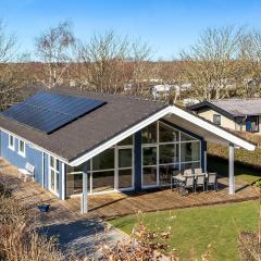 Stunning Home In Esbjerg V With Kitchen