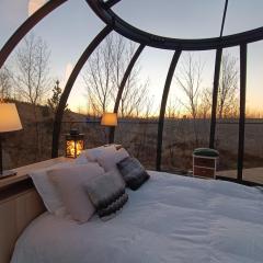 Cottage with Glass Bubble and Hot tub